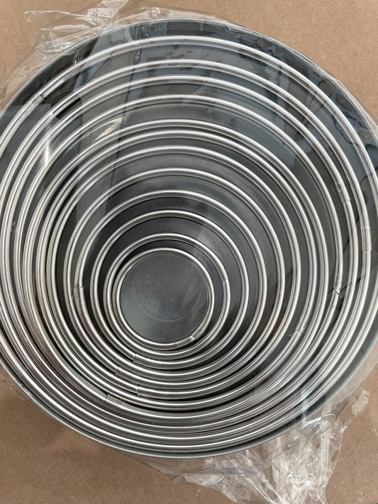 Circle fondant cutters  - 12 piece in tin