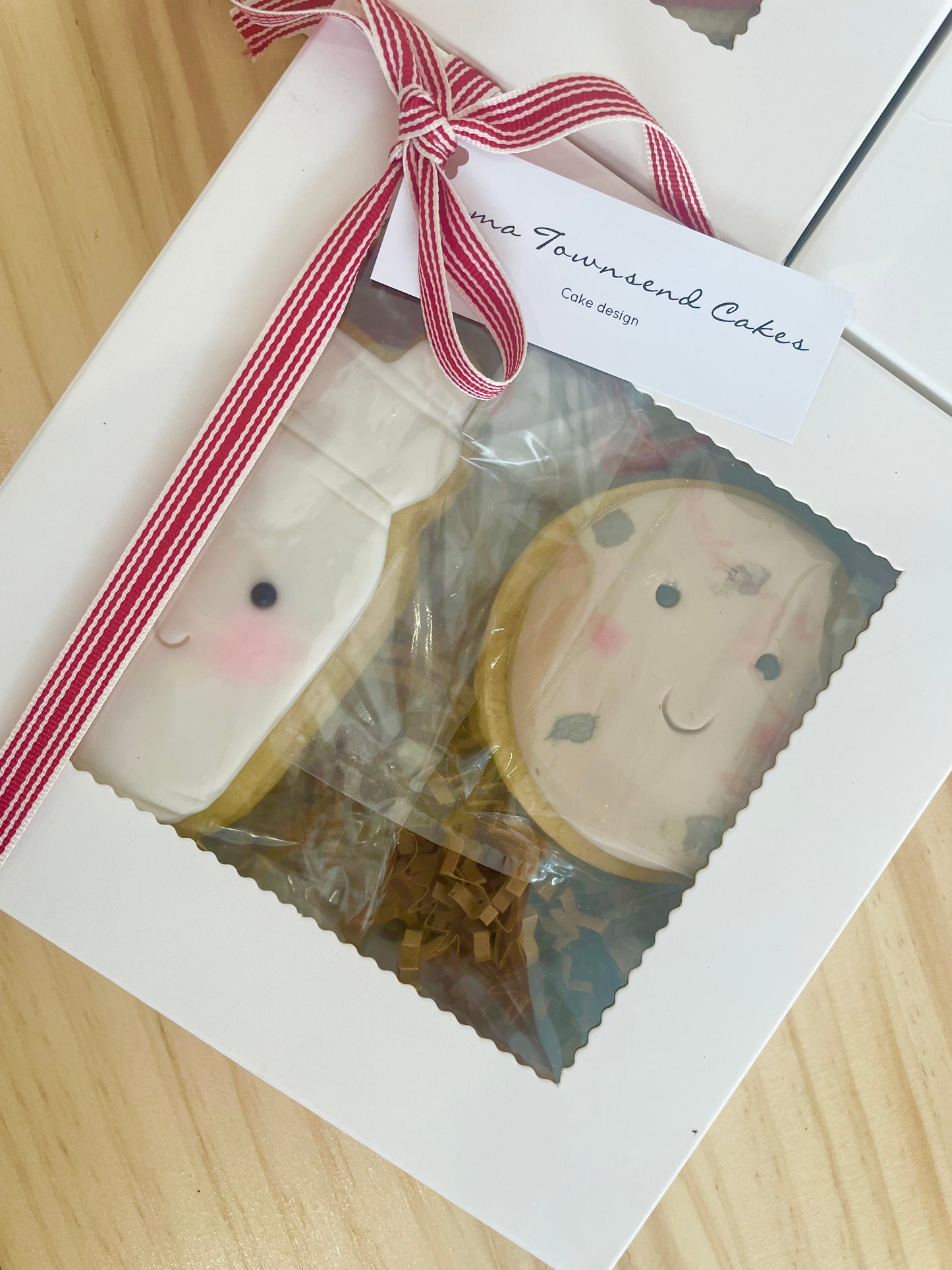 Valentine cookie gift box