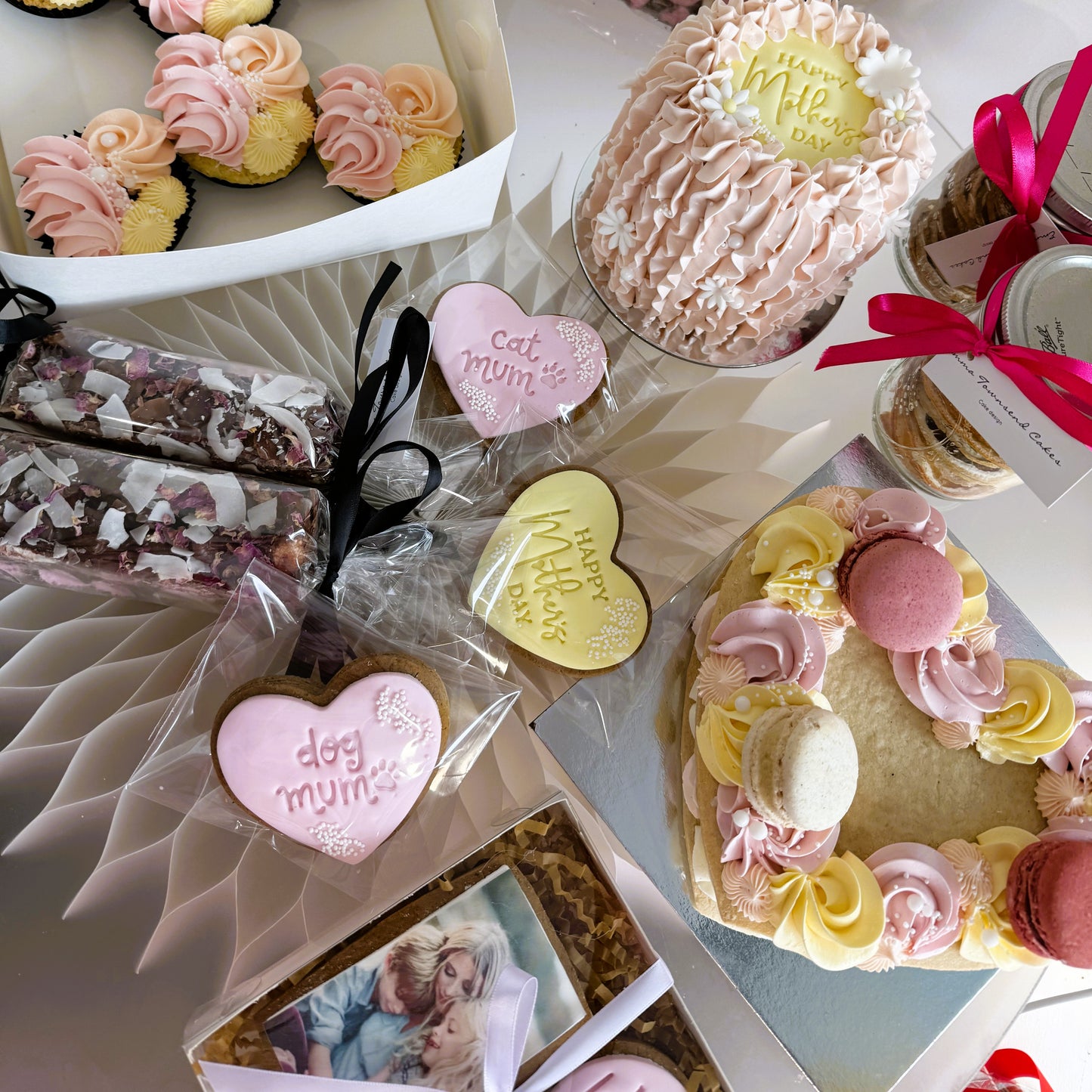 Mother's Day - sharing cakes