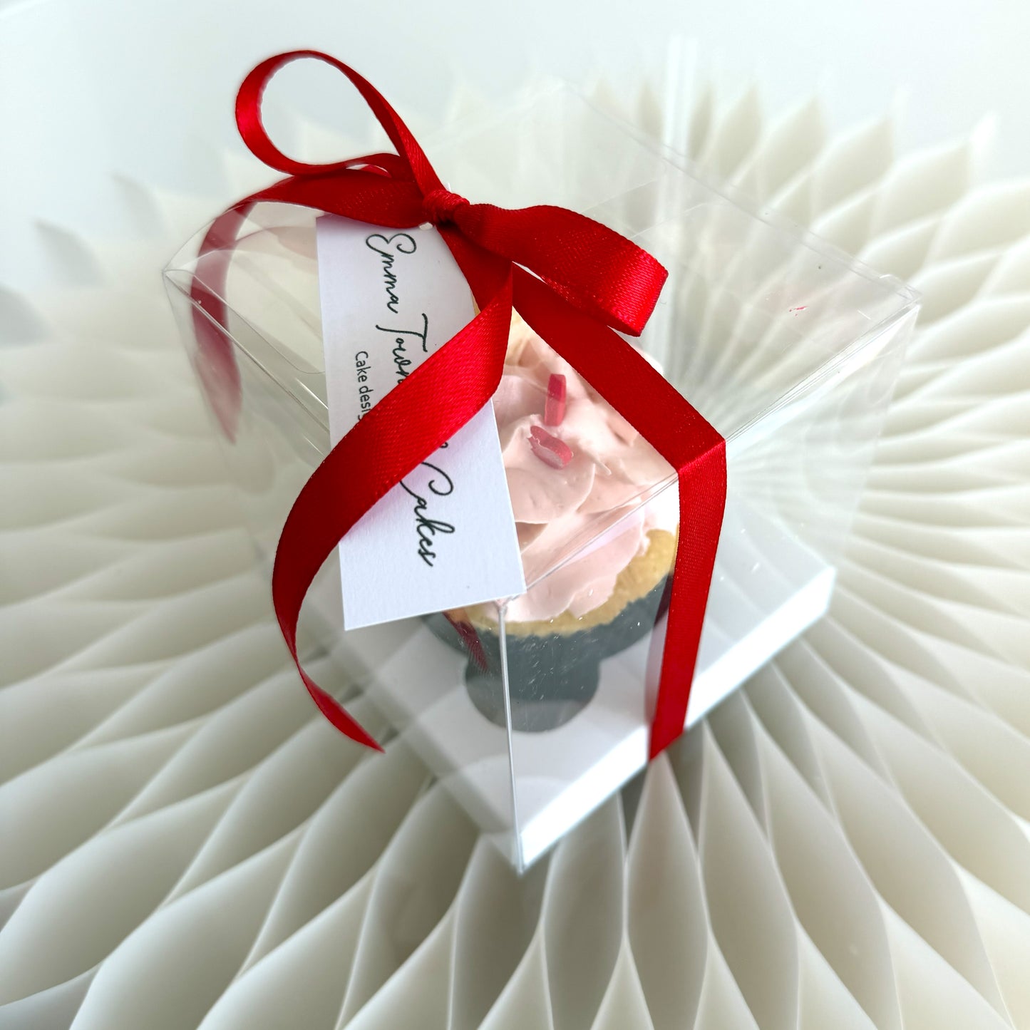 Valentine's Day Cupcake Bonbonniere - single boxed cupcake